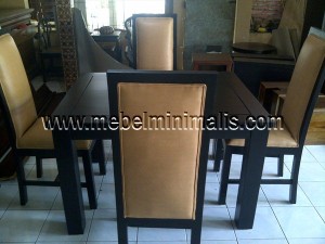 Meja Kursi Makan Busa