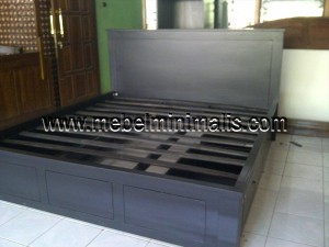 Tempat Tidur Minimalis